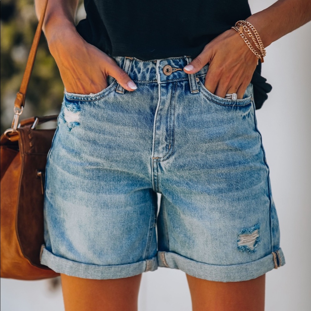 VICI Baxter high rise cuffed denim shorts sz M